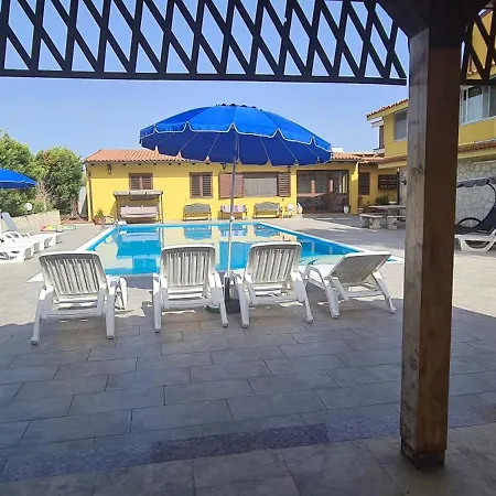 Con Piscina Vila *