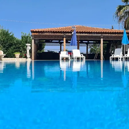Con Piscina * 아우구스타